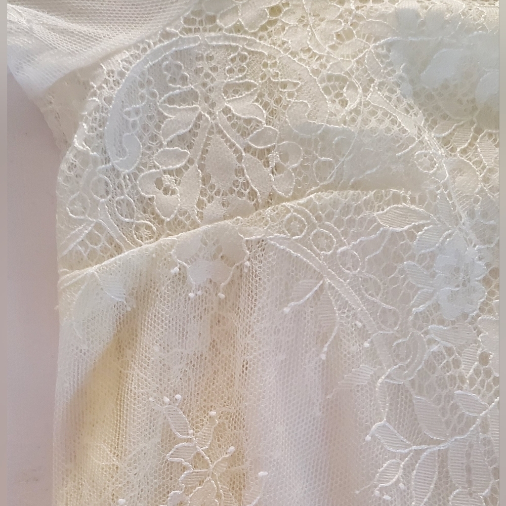 White House Black Market Ivory Long Sleeve Lace Blouse Lined Round Neck Size M - Picture 3 of 9